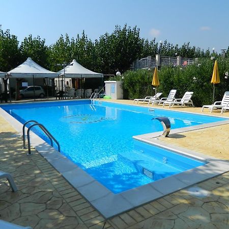 Camping Johnny Hotel Marina Palmense Exterior photo