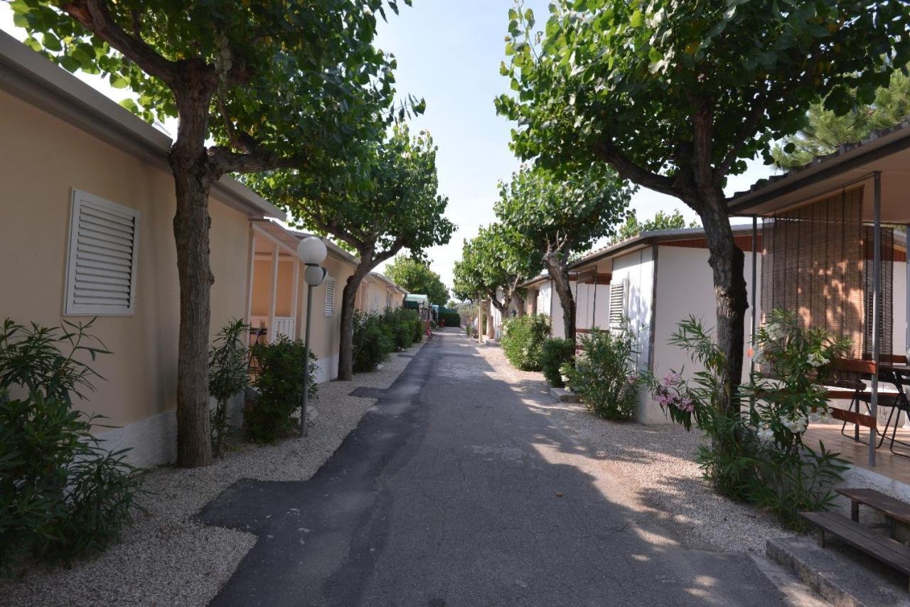 Camping Johnny Hotel Marina Palmense Exterior photo