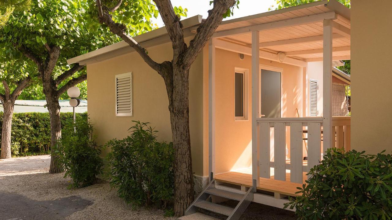 Camping Johnny Hotel Marina Palmense Exterior photo