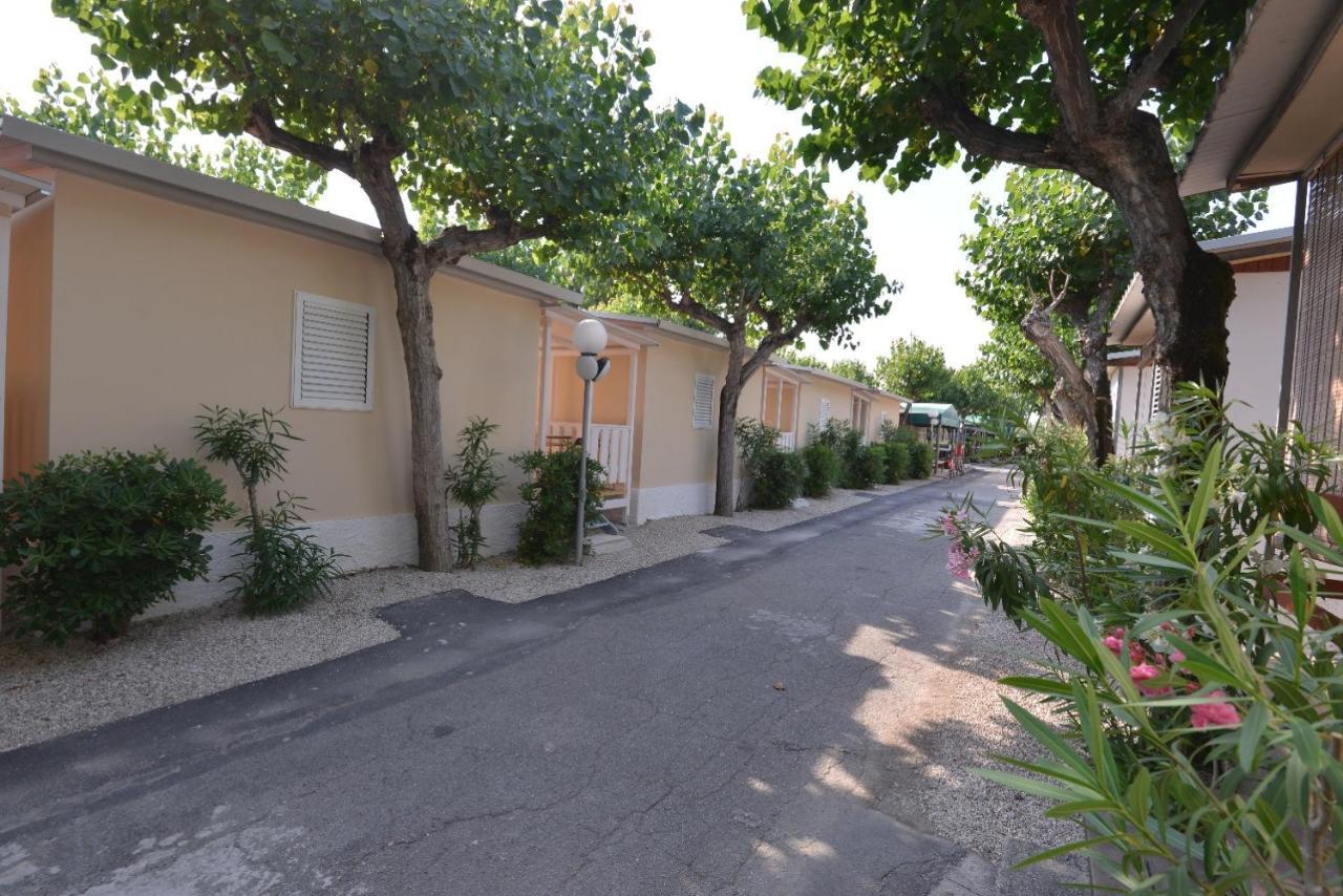 Camping Johnny Hotel Marina Palmense Exterior photo