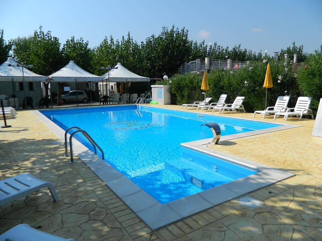 Camping Johnny Hotel Marina Palmense Exterior photo