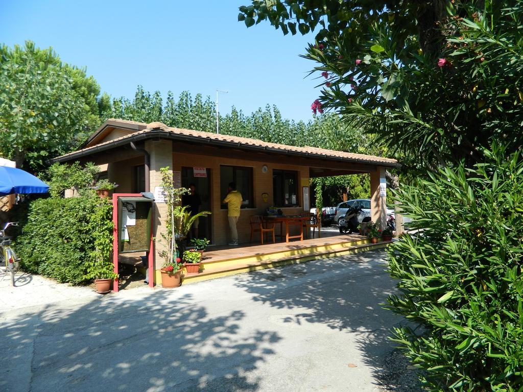 Camping Johnny Hotel Marina Palmense Exterior photo