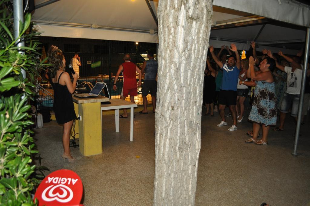 Camping Johnny Hotel Marina Palmense Exterior photo