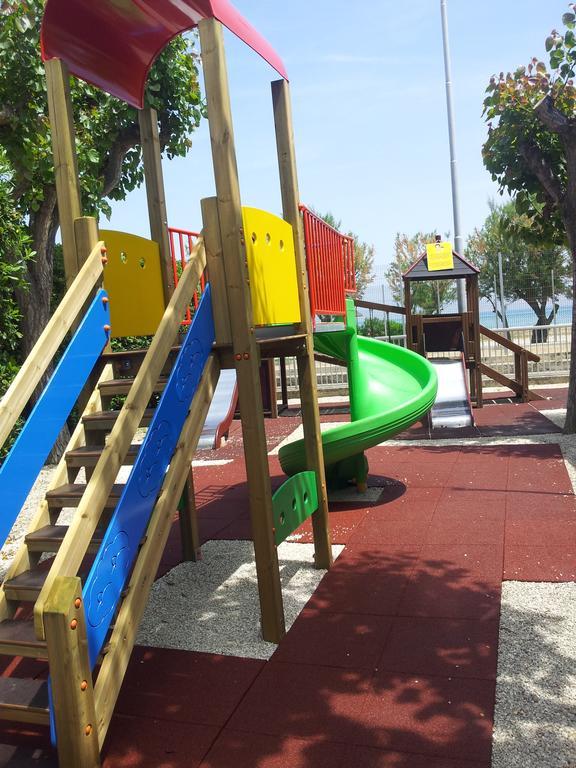 Camping Johnny Hotel Marina Palmense Exterior photo